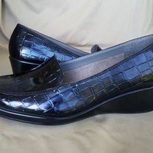Aerosoles Black Patent Loafers